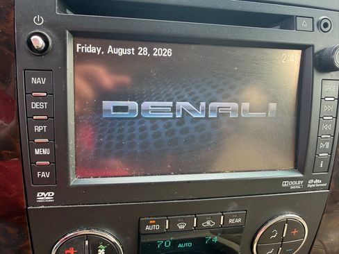 Used 2013 GMC Yukon Denali AWD/4WD image 13