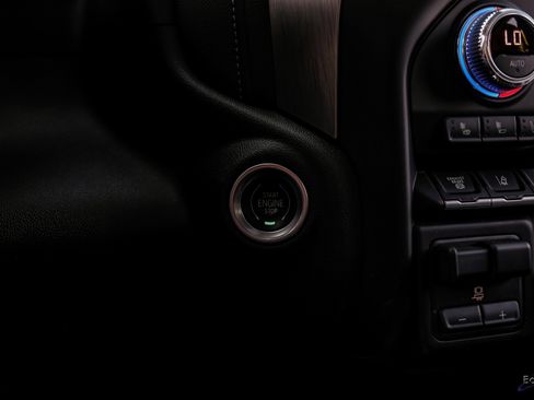 Used 2022 GMC Sierra 3500 Denali w/ Technology Package image 73