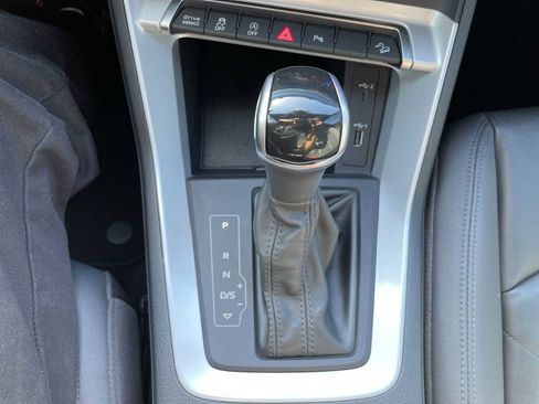 Used 2020 Audi Q3 2.0T Premium w/ Convenience Package AWD/4WD image 21