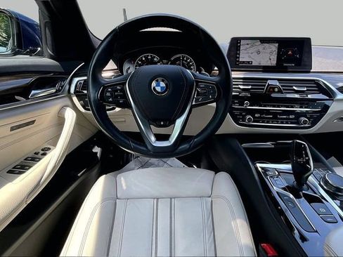 Used 2018 BMW 530e xDrive w/ Premium Package 2 AWD/4WD image 11