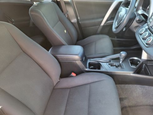 Used 2016 Toyota RAV4 LE AWD/4WD image 13