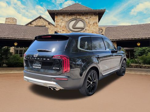 Used 2020 Kia Telluride SX w/ SX Prestige Package image 2