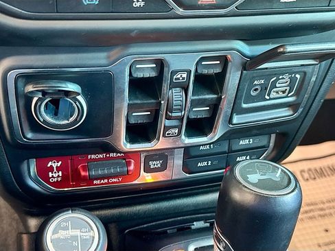 Used 2022 Jeep Wrangler Unlimited Rubicon 4xe w/ Cold Weather Group AWD/4WD image 22