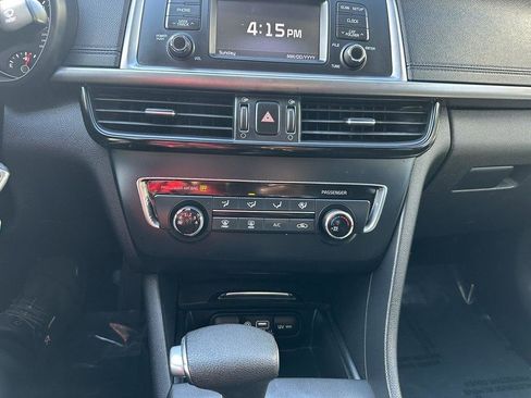 Used 2017 Kia Optima LX w/ Option Group 014 FWD image 25