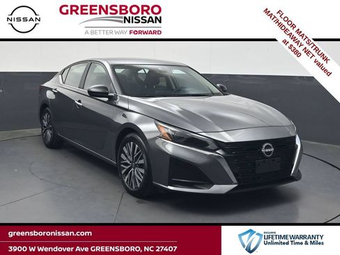 Used 2025 Nissan Altima 2.5 SV FWD image 1