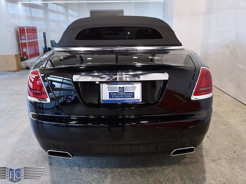 Used 2017 Rolls-Royce Dawn RWD image 8