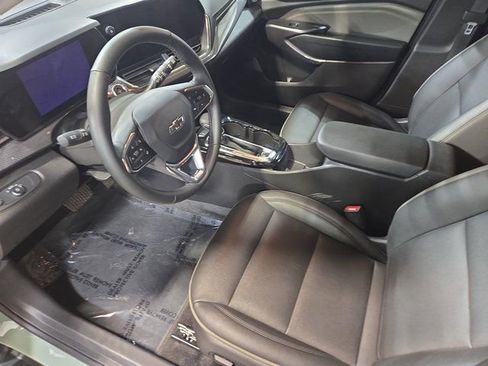 Used 2025 Chevrolet Trax ACTIV w/ Sunroof Package image 18