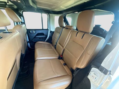 Used 2023 Jeep Wrangler Unlimited Sahara w/ Cold Weather Group AWD/4WD image 26