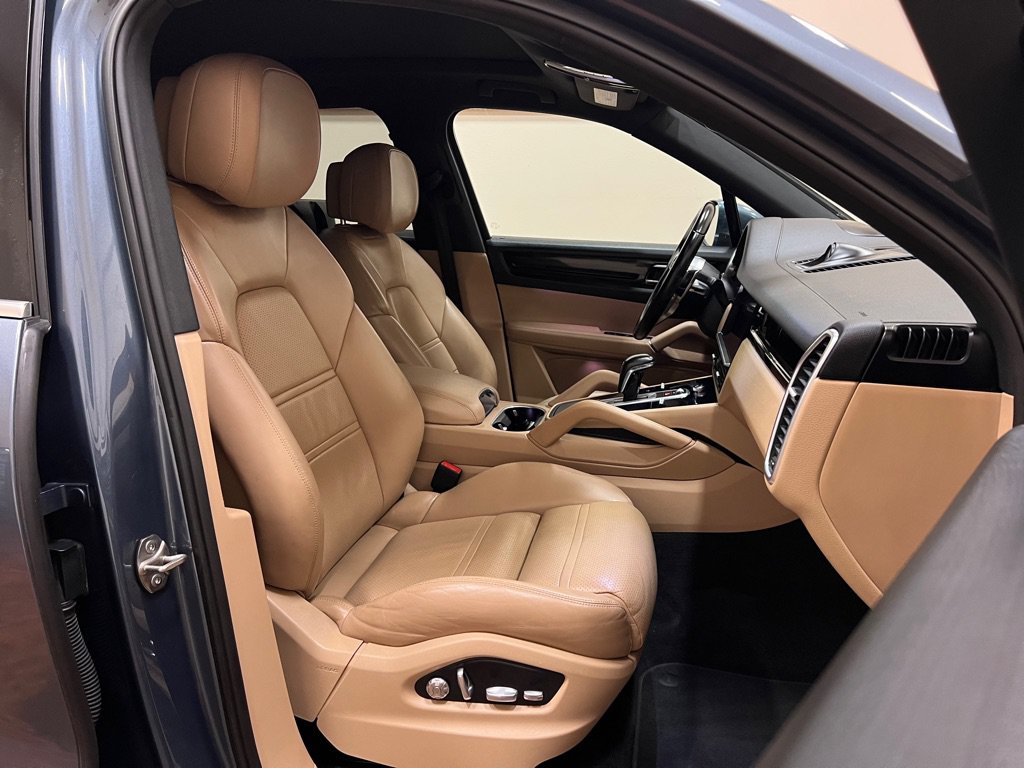 Used 2019 Porsche Cayenne S AWD/4WD image 23