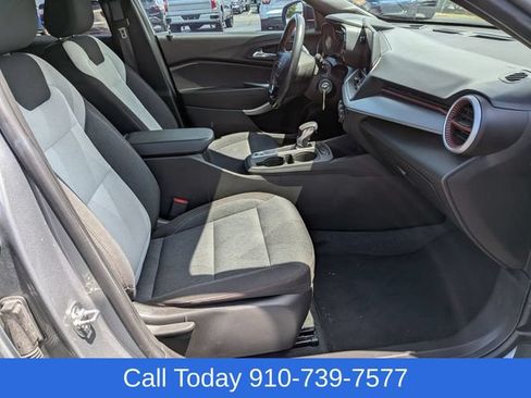 Used 2024 Chevrolet Trax RS FWD image 36