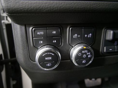 Used 2024 GMC Yukon XL Denali w/ Denali Reserve Package AWD/4WD image 20