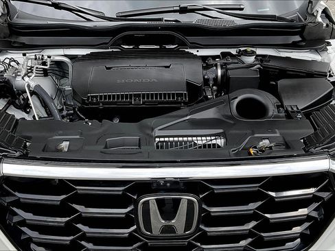Used 2025 Honda Pilot Elite image 31