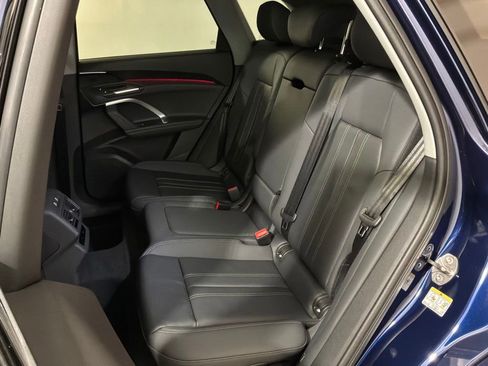 New 2025 Audi Q5 Premium image 18