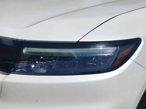 Used 2024 Honda Prologue EX image 11