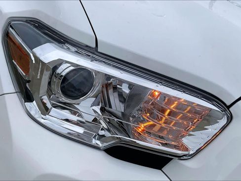 Used 2023 Toyota Tacoma SR5 RWD image 26