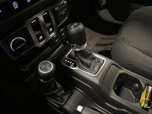 New 2025 Jeep Wrangler Sport S image 34