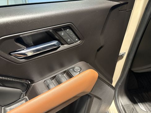 Used 2024 GMC Canyon AT4 w/ AT4 Premium Package image 10