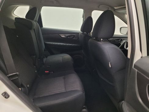 Used 2019 Nissan Rogue S FWD image 19
