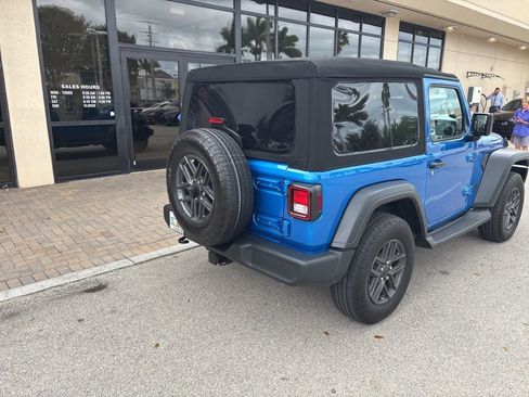 Used 2024 Jeep Wrangler Sport S image 5