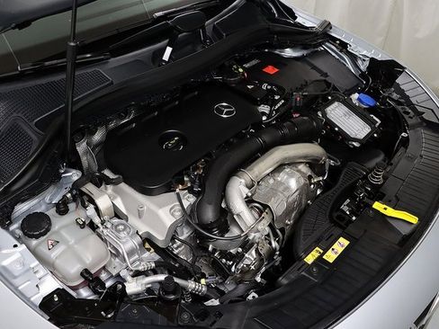 Certified 2025 Mercedes-Benz GLA 250 4MATIC image 38