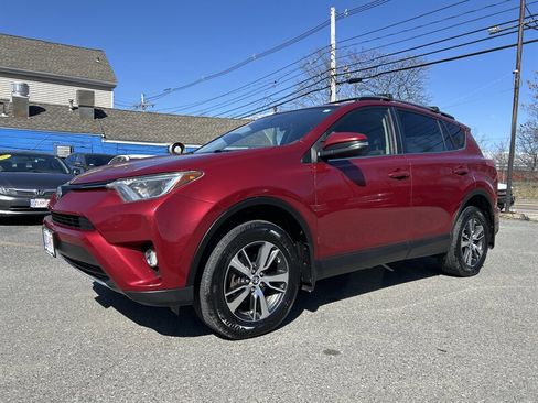 Used 2018 Toyota RAV4 XLE image 1