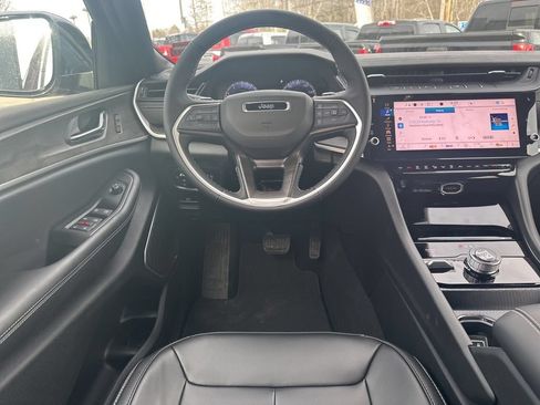 New 2026 Jeep Grand Cherokee L Limited w/ Limited Altitude Package AWD/4WD image 15