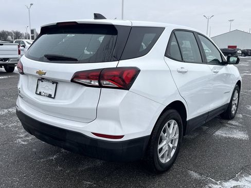 Used 2022 Chevrolet Equinox LS image 8