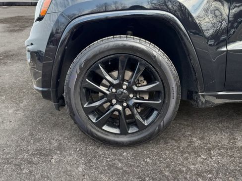 Used 2020 Jeep Grand Cherokee Altitude image 13