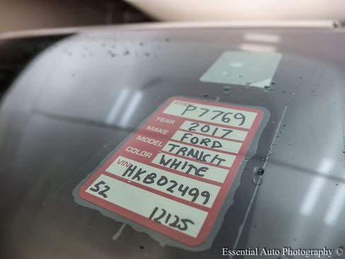 Used 2017 Ford Transit 150 XL image 29