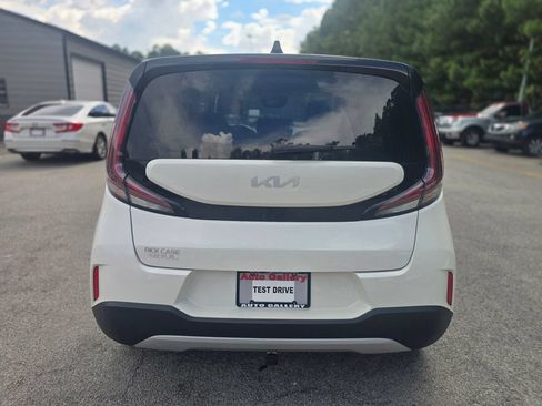 Used 2024 Kia Soul LX FWD image 6