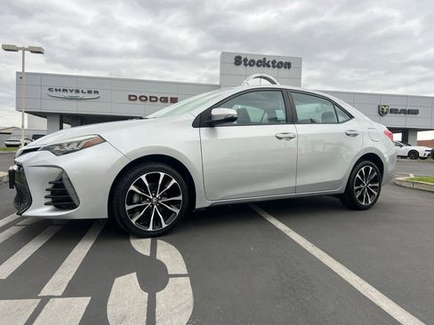 Used 2017 Toyota Corolla SE FWD image 1