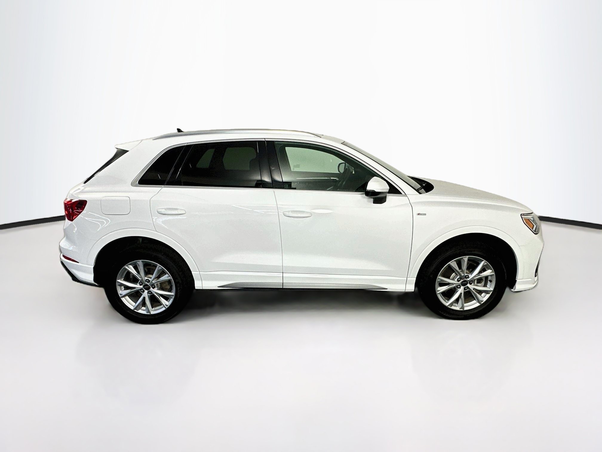Used 2025 Audi Q3 2.0T Premium AWD/4WD image 10