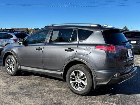 Used 2018 Toyota RAV4 LE Plus image 5