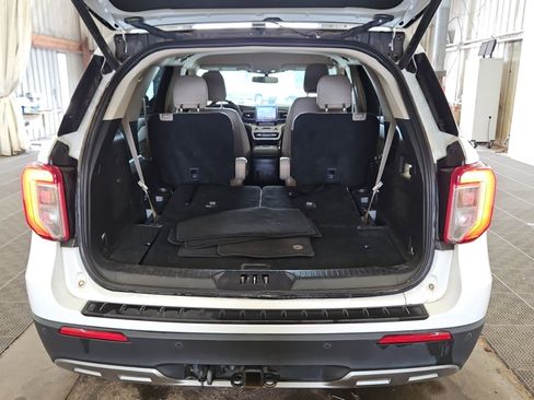Used 2023 Ford Explorer XLT w/ Equipment Group 202A RWD image 15