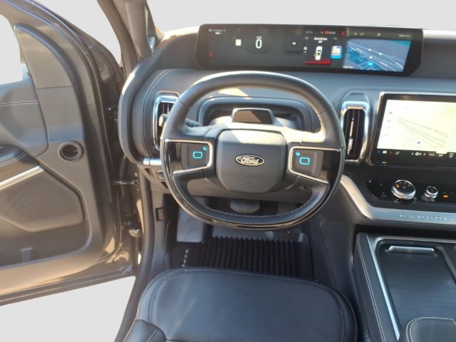 Used 2025 Ford Expedition Max Platinum w/ Stealth Performance Package AWD/4WD image 15