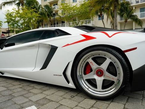 Used 2016 Lamborghini Aventador LP 750-4 Superveloce AWD/4WD image 18