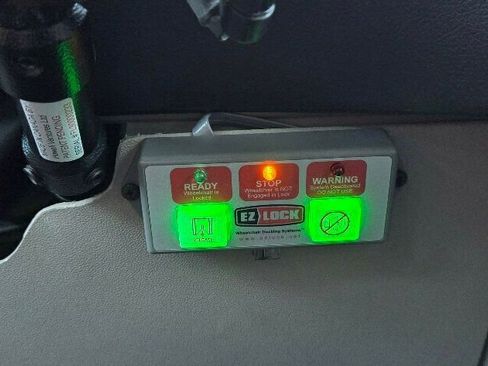 Used 2013 Dodge Grand Caravan SXT image 33