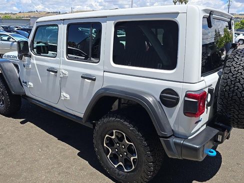 Used 2022 Jeep Wrangler Unlimited Rubicon 4xe w/ Cold Weather Group AWD/4WD image 6