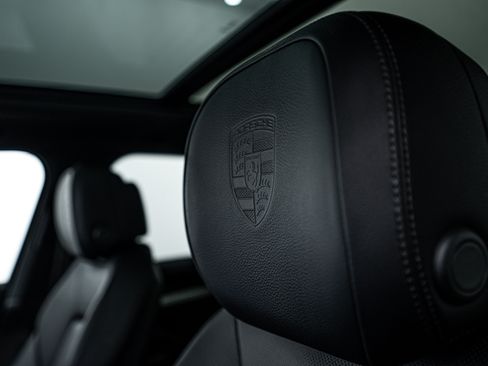 Certified 2025 Porsche Cayenne image 15