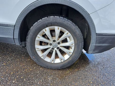 Used 2018 Volkswagen Tiguan S image 21