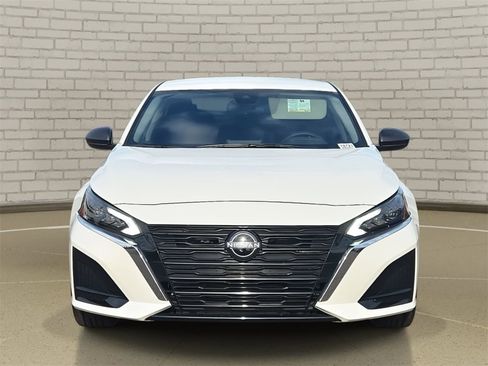 Used 2025 Nissan Altima 2.5 S image 2