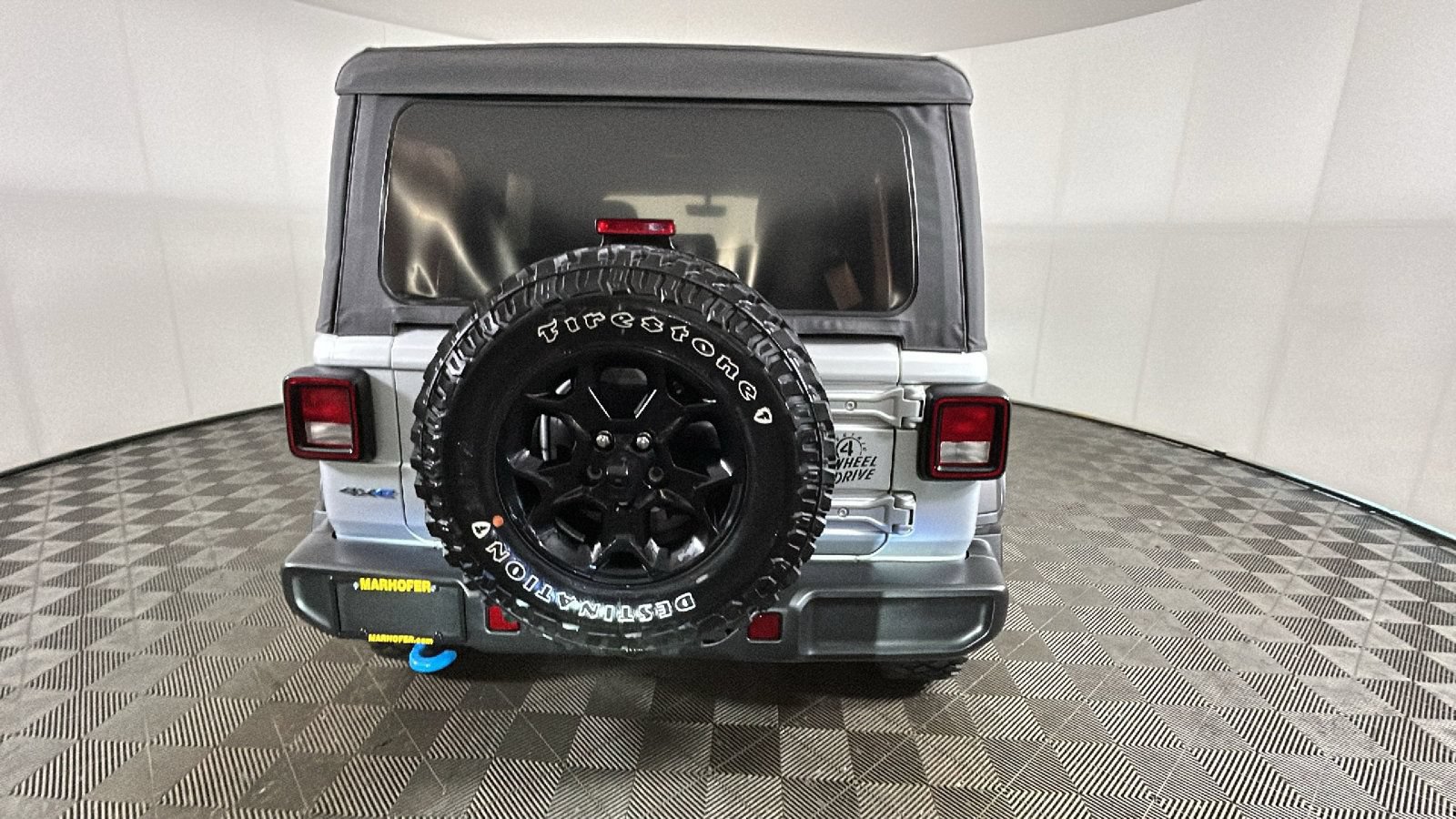 Used 2023 Jeep Wrangler Unlimited w/ Cold Weather Group AWD/4WD image 4