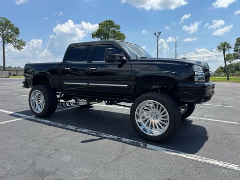 Used 2004 Chevrolet Silverado 1500 4x4 Crew Cab w/ Z71 Convenience Package 2 image 3