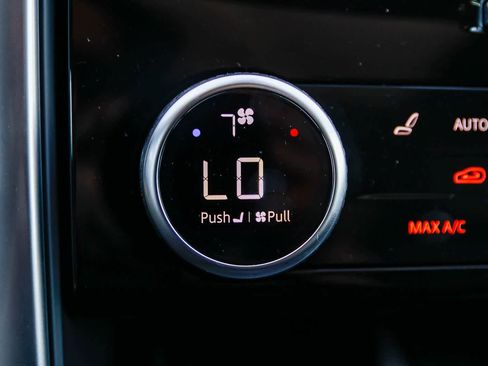 New 2026 Land Rover Discovery Limited Edition AWD/4WD image 27