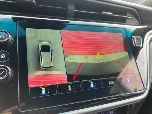 Used 2022 Chevrolet Bolt LT w/ Infotainment Package image 12