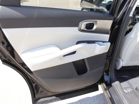 Used 2022 Kia Sorento EX AWD/4WD image 26