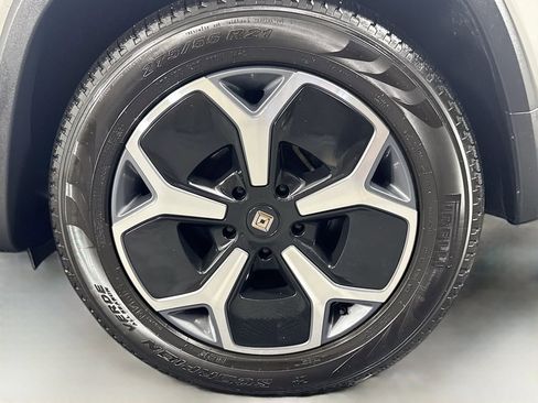 Used 2024 Rivian R1S Adventure image 38