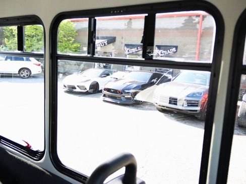 Used 2022 Mercedes-Benz Sprinter 3500 image 18