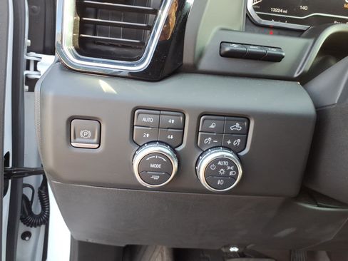 Used 2023 GMC Sierra 1500 Denali w/ Denali Reserve Package AWD/4WD image 16