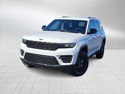 Used 2025 Jeep Grand Cherokee Altitude